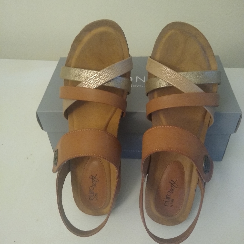Leather sandals